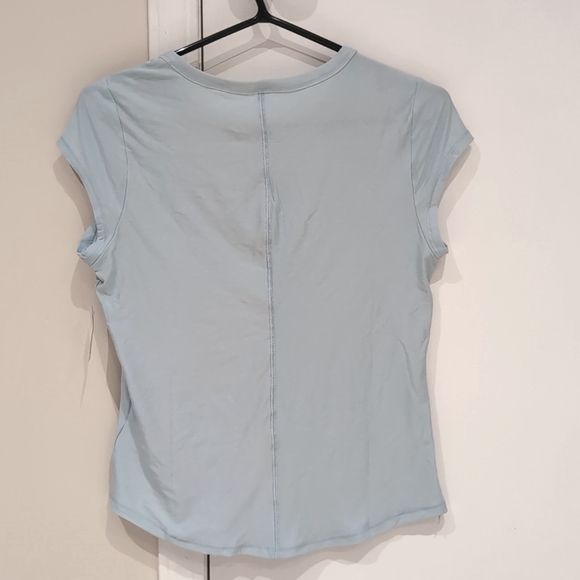 Old Navy Activewear Tee - Picture 2 of 2